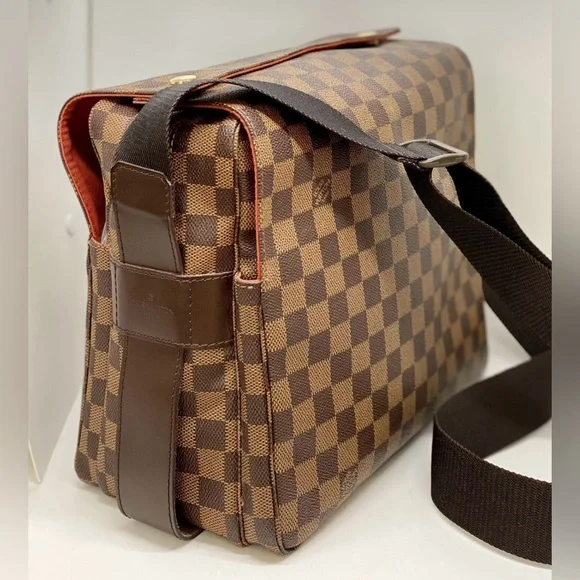 Authentic Louis Vuitton Damier Ebene Crossbody - Picture 2 of 15